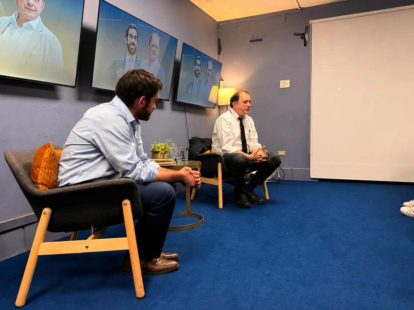 Fotografía 2 de Conversatorio Ministro Poduje & Diputado J. Antonio Kast Adriasola